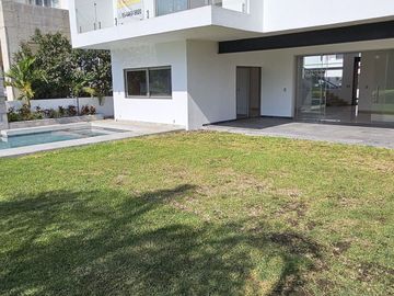 Casa nueva en venta en Paraíso Country Club, Morelos.
