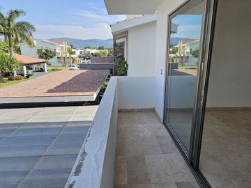 Casa nueva en venta en Paraíso Country Club, Morelos.