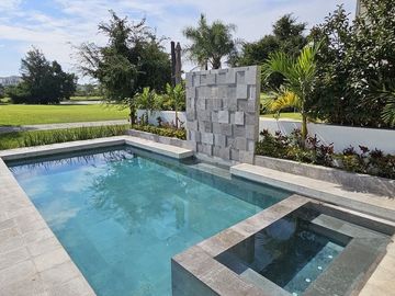 Casa nueva en venta en Paraíso Country Club, Morelos.