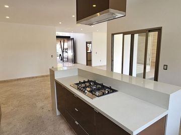 Casa nueva en venta en Paraíso Country Club, Morelos.
