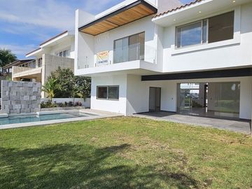Casa nueva en venta en Paraíso Country Club, Morelos.