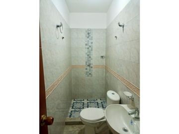 Oportunidad de inversión-Casa con rentas y excelentes acabados.