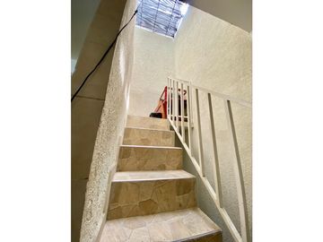 Oportunidad de inversión-Casa con rentas y excelentes acabados.