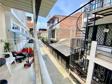Oportunidad de inversión-Casa con rentas y excelentes acabados.