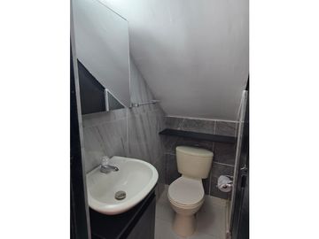VENDO CASA DUPLEX SECTOR LA MACARENA