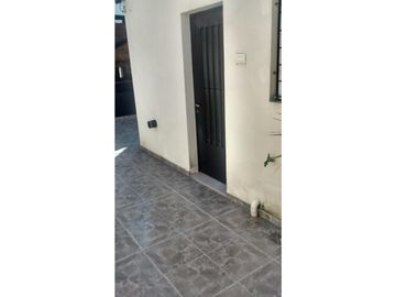 CASA DE PASILLO ZONA SUR IMPECABLE (ANCHORENA 400)