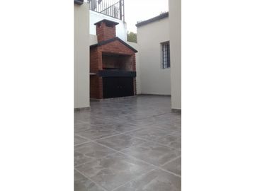 CASA DE PASILLO ZONA SUR IMPECABLE (ANCHORENA 400)