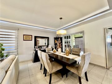 Venta de CASA REMODELADA en BRISAS DEL GOLF | TERRAZA