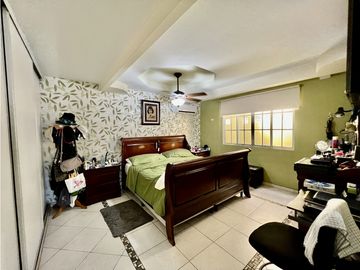 Venta de CASA REMODELADA en BRISAS DEL GOLF | TERRAZA