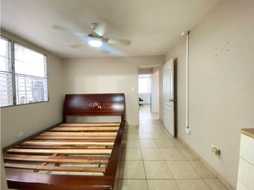 Venta de CASA REMODELADA en BRISAS DEL GOLF