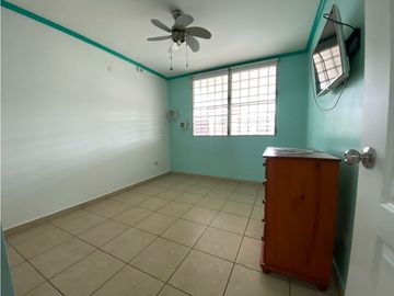 Venta de CASA REMODELADA en BRISAS DEL GOLF