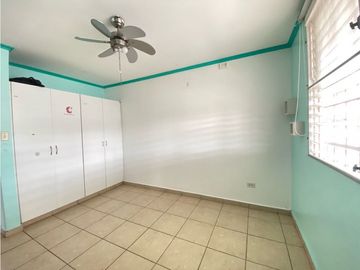 Venta de CASA REMODELADA en BRISAS DEL GOLF