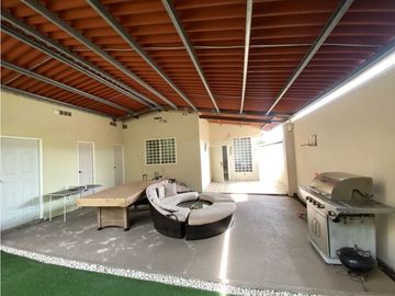 Venta de CASA REMODELADA en BRISAS DEL GOLF