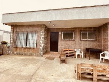 Excelente ubicacion. casa para vivir e invertir
