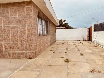 Excelente ubicacion. casa para vivir e invertir