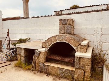 Excelente ubicacion. casa para vivir e invertir