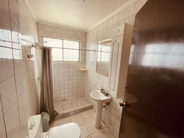 Excelente ubicacion. casa para vivir e invertir