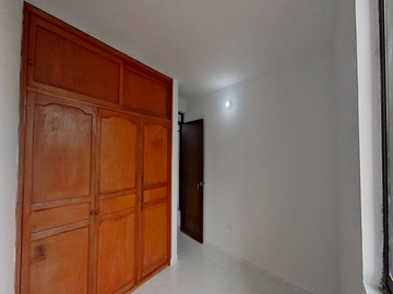 Venta Apartamento Nueva Granada Sur Central En Cali, Cerca A Todo Parqueadero Propio