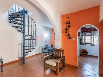 Casa 4 amb. en San Andres con Jardin - Muy Buena