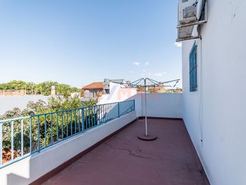 Casa 4 amb. en San Andres con Jardin - Muy Buena