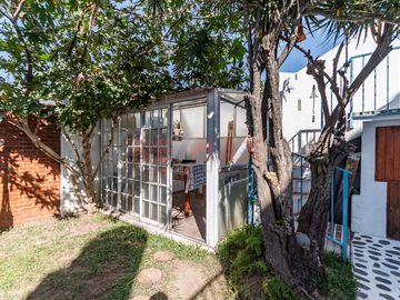 Casa 4 amb. en San Andres con Jardin - Muy Buena