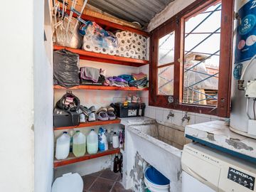 Casa 4 amb. en San Andres con Jardin - Muy Buena