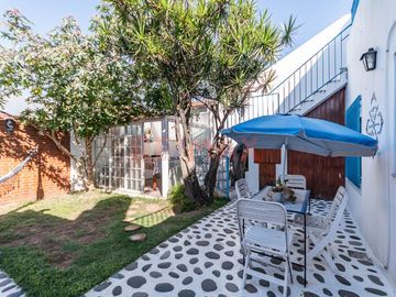 Casa 4 amb. en San Andres con Jardin - Muy Buena