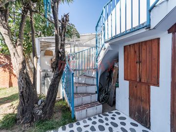 Casa 4 amb. en San Andres con Jardin - Muy Buena