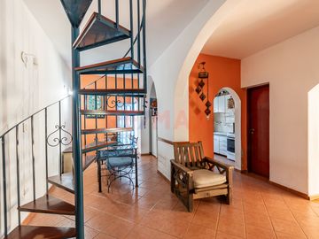 Casa 4 amb. en San Andres con Jardin - Muy Buena