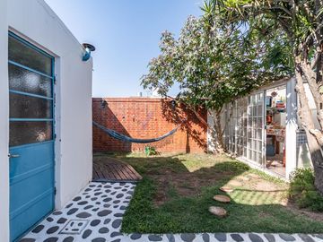 Casa 4 amb. en San Andres con Jardin - Muy Buena