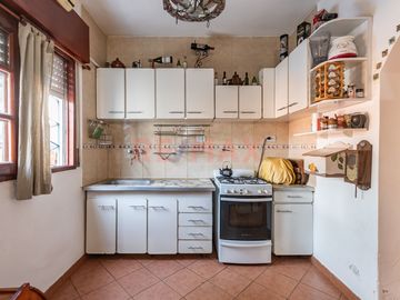 Casa 4 amb. en San Andres con Jardin - Muy Buena