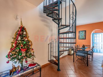 Casa 4 amb. en San Andres con Jardin - Muy Buena
