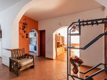 Casa 4 amb. en San Andres con Jardin - Muy Buena