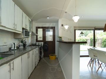 Casa moderna en venta City Bell 3 dormitorios
