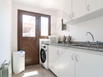 Casa moderna en venta City Bell 3 dormitorios