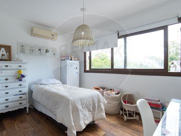 Casa moderna en venta City Bell 3 dormitorios