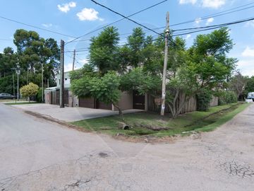 Casa moderna en venta City Bell 3 dormitorios