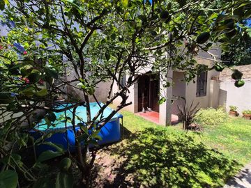 CASA 4 AMBIENTES CON COCHERA BERNAL EN VENTA