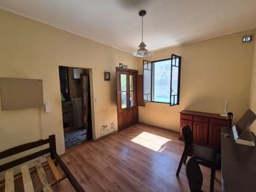 CASA 4 AMBIENTES CON COCHERA BERNAL EN VENTA