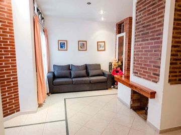 CASA EN EXCELENTE ESTADO DE 4 DORMITORIOS.TOLOSA