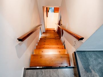 CASA EN EXCELENTE ESTADO DE 4 DORMITORIOS.TOLOSA