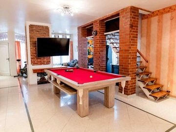 CASA EN EXCELENTE ESTADO DE 4 DORMITORIOS.TOLOSA