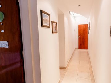 CASA EN EXCELENTE ESTADO DE 4 DORMITORIOS.TOLOSA