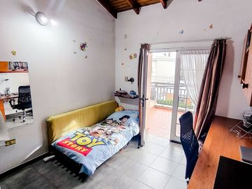 CASA EN EXCELENTE ESTADO DE 4 DORMITORIOS.TOLOSA