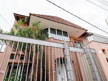 CASA EN EXCELENTE ESTADO DE 4 DORMITORIOS.TOLOSA