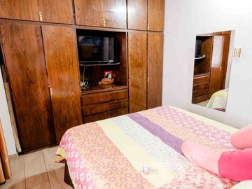 CASA EN EXCELENTE ESTADO DE 4 DORMITORIOS.TOLOSA