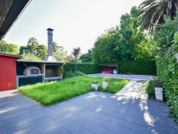 Casa en venta en City Bell POSIBLE APTO BANCO