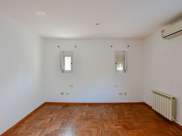 Casa en venta en City Bell POSIBLE APTO BANCO