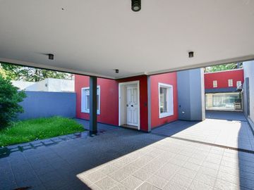 Casa en venta en City Bell POSIBLE APTO BANCO