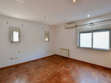 Casa en venta en City Bell POSIBLE APTO BANCO